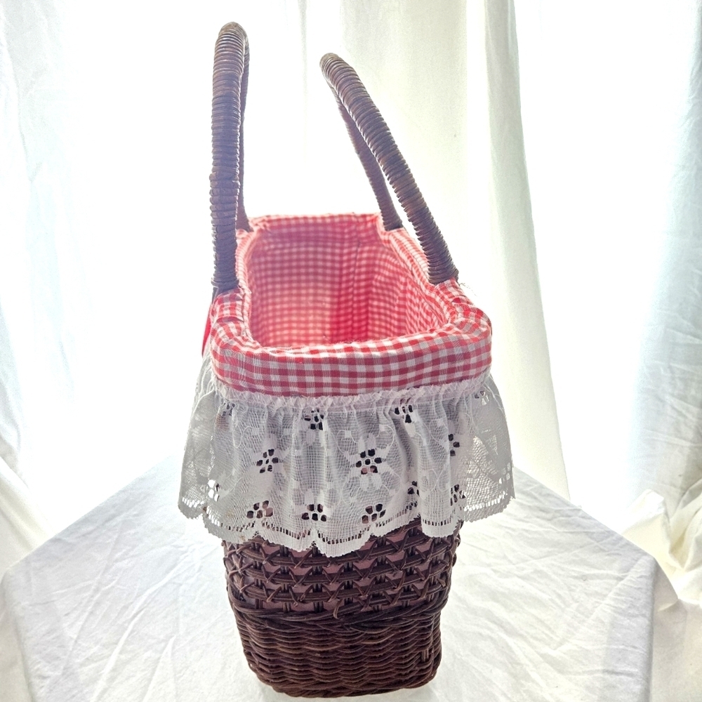 Adorable Vintage Basket Handbag - Picture 4 of 10